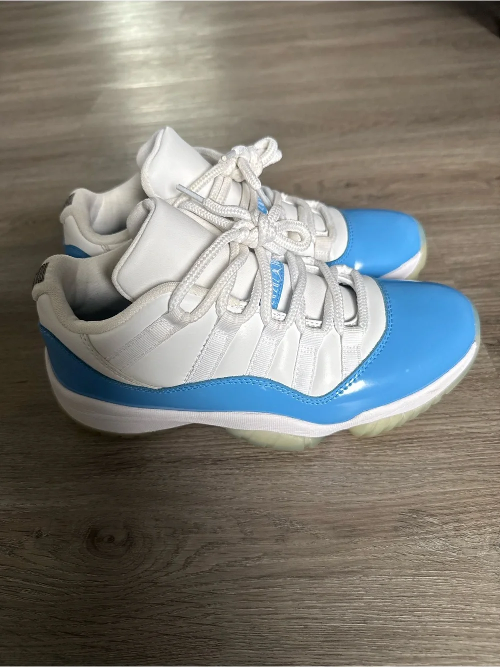 Jordan 11 Retro Low University Blue 2017 men’s size 9 shoes sneakers basketball